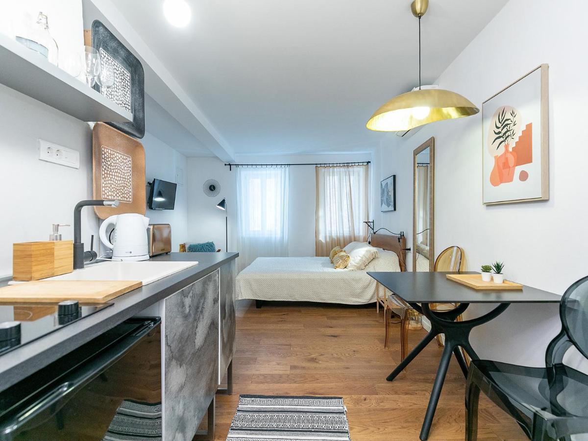 Stylish Studio Apartment By Irundo Rovinj Exterior foto